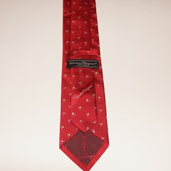 Men's SALVATORE FERRAGAMO classic silk neck tie. - Picture 3 of 8